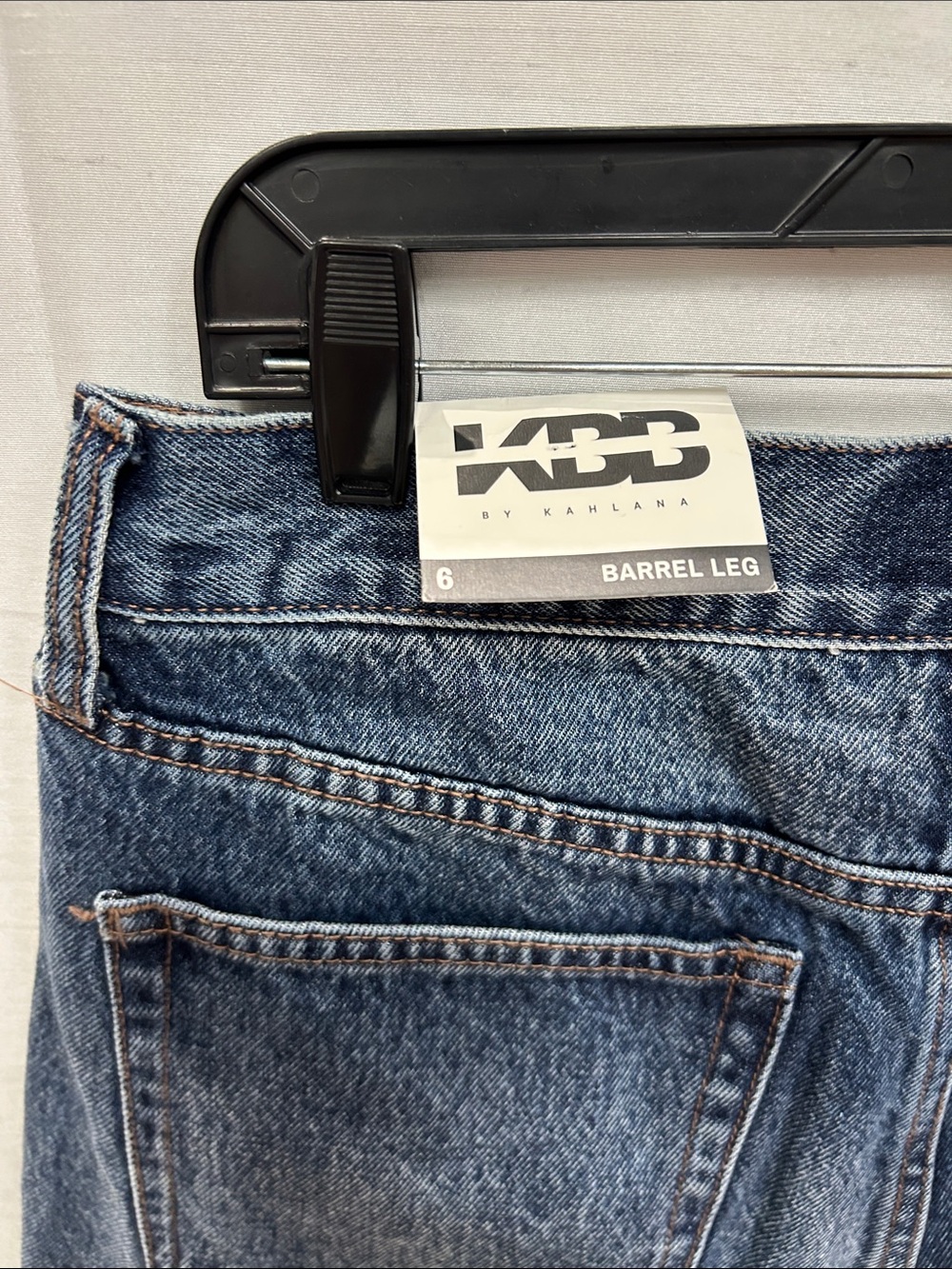 KBB by Kahlana Barrel Leg Jeans Size 6 NWT - Picture 5 of 9